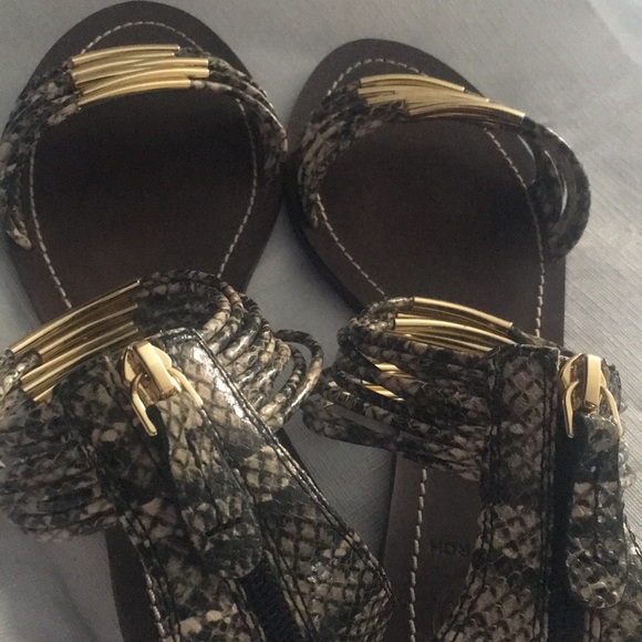 ❤️TORY BURCH MIGNON RINGS AIRLESS ZIP BACK NWOB - Picture 12 of 15